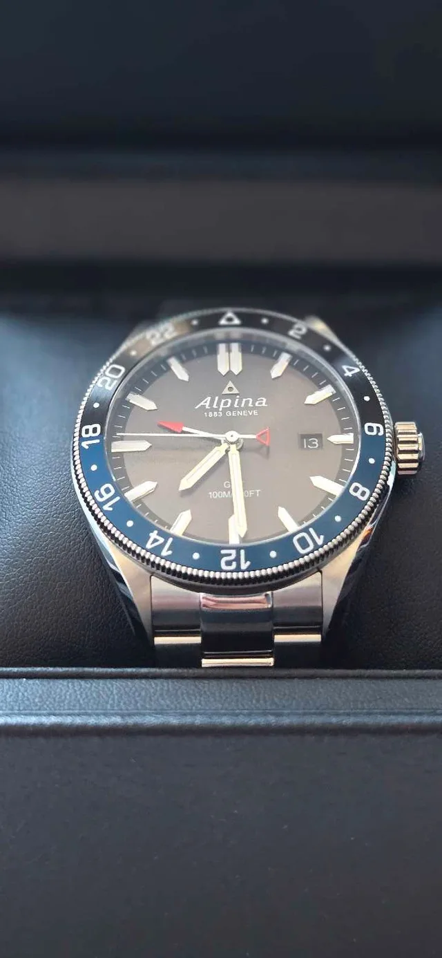 Alpina Alpiner Quartz GMT Navy Grey Sunray thumbnail
