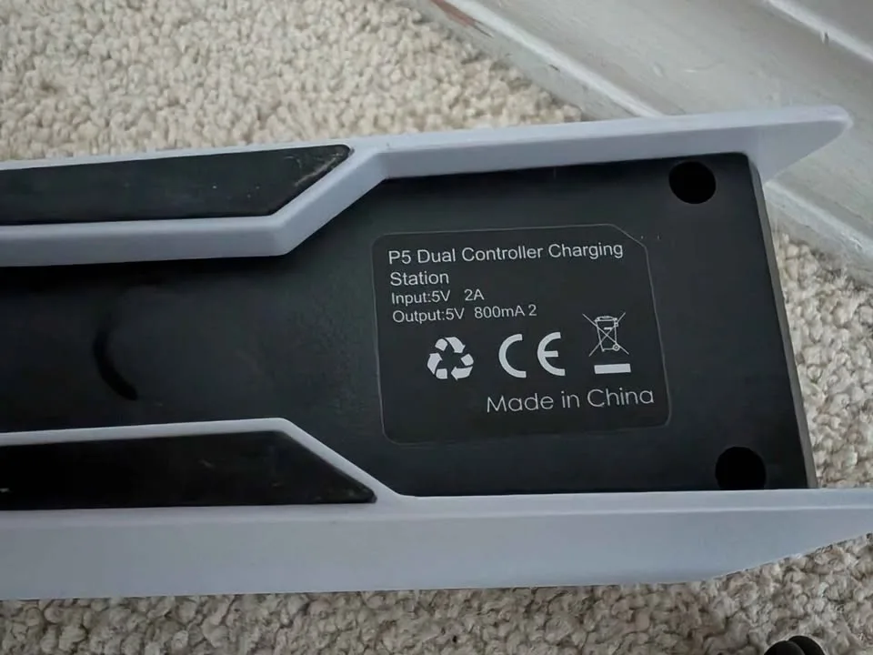 PS5 Dual Charging Dock image indicator(2)