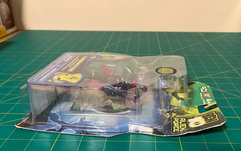 Ben 10 Chromastone #27442 Bandai 2008 Sealed image indicator(3)