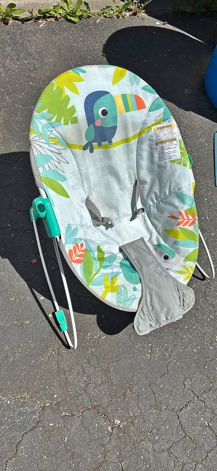 Baby bouncing chair