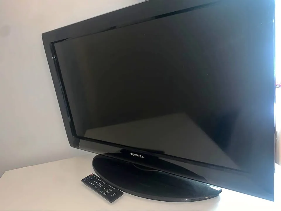 Toshiba 32” TV