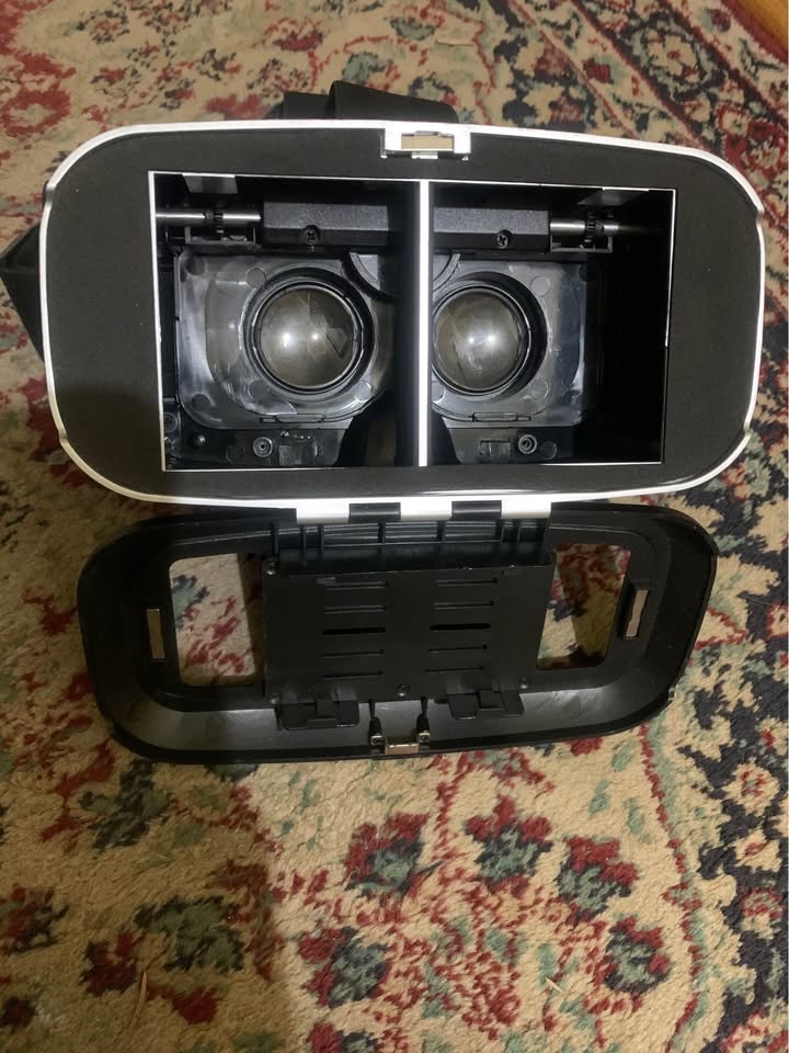 VR head set - photo 2