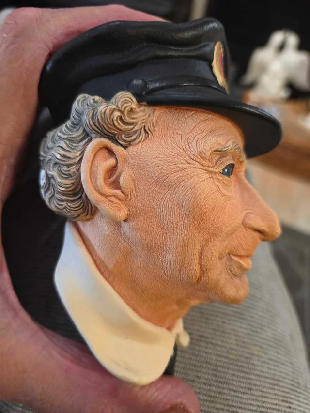 Bossons Chalkware 1972 Sea Captain image indicator(3)