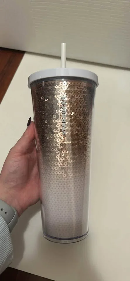 Starbucks Tumblers image indicator(2)