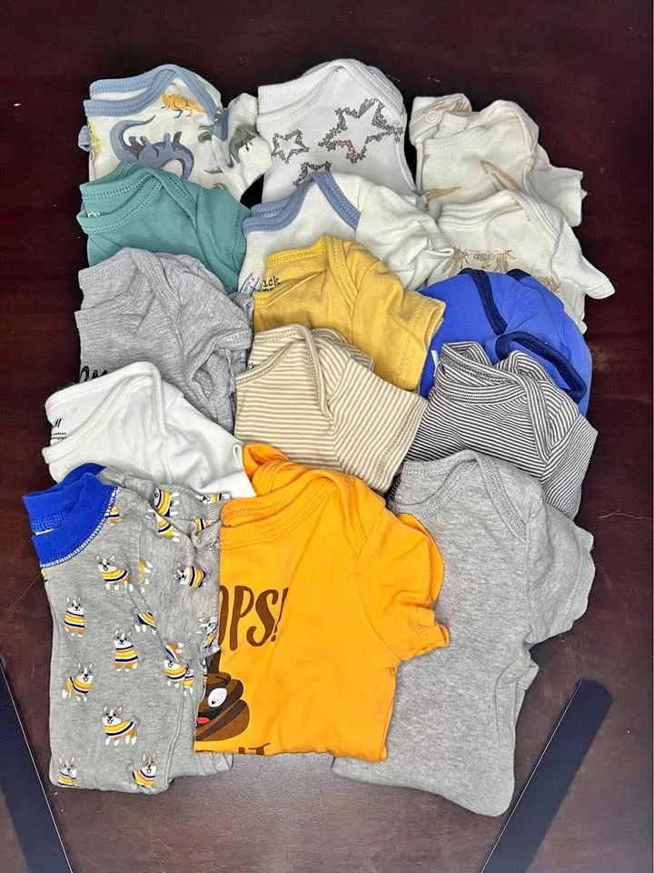 27-Piece Baby Boy/Girl Clothing Bundle – 3–6 Months thumbnail