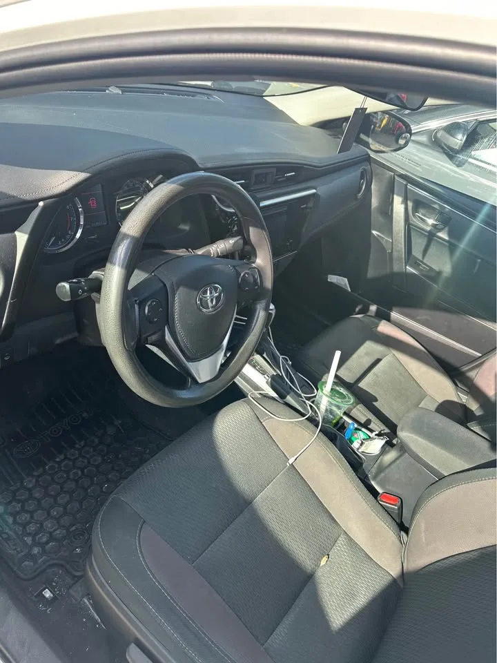 2017 Toyota Corolla image indicator(4)