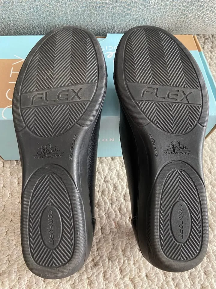 Women’s Black Life Stride shoes, size 7.5 M. *Like-New image indicator(8)