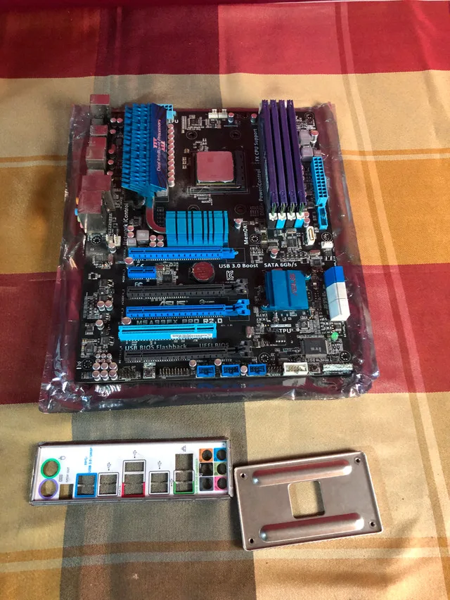 ASUS M5A99FX PRO R2.0 Motherboard + AMD FX-8350 CPU Combo image indicator(2)
