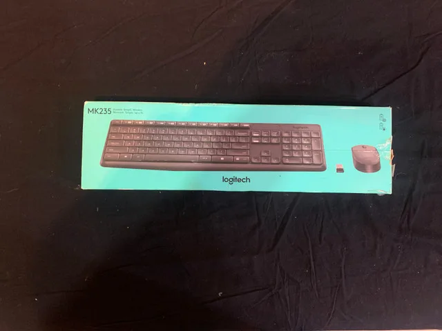 Logitech MK235 Wireless Keyboard/Mouse thumbnail