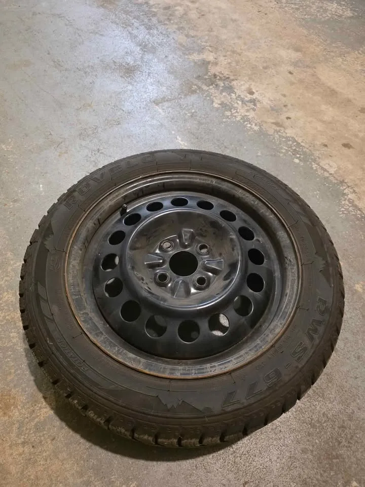 Rovelo RWS-677 studdable winter tires image indicator(2)