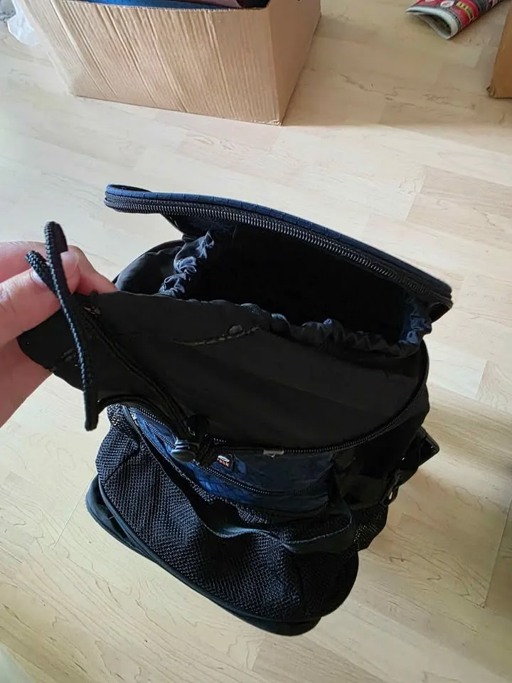 Skateboard Backpack image indicator(3)