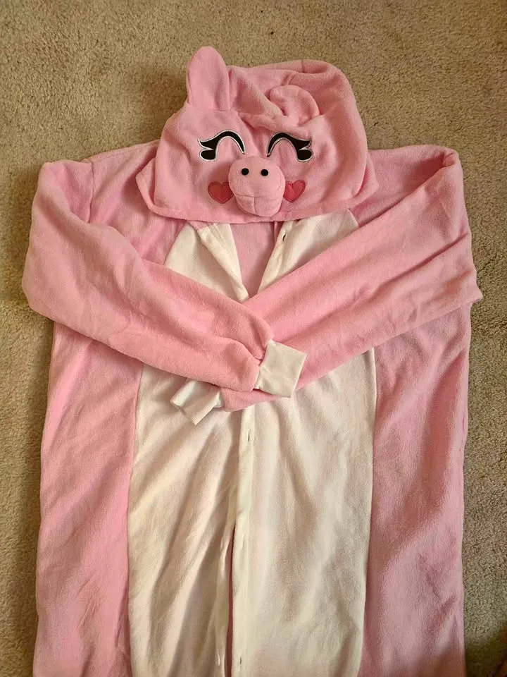 🐷 Cute Piggy Onesie Pajama | Size L | Brand New & Super Soft thumbnail