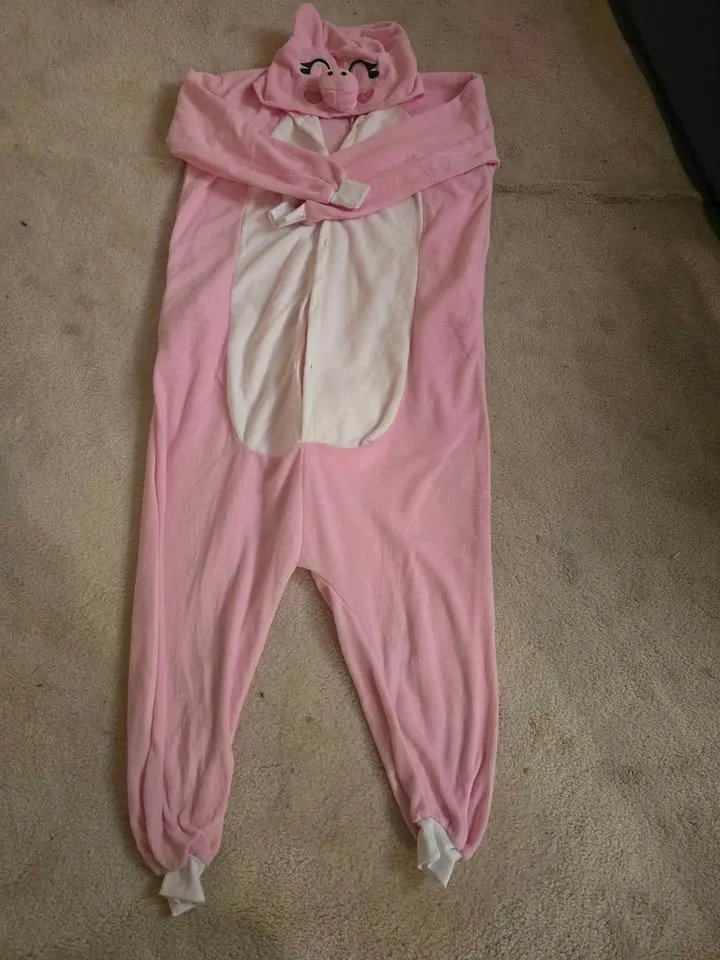 🐷 Cute Piggy Onesie Pajama | Size L | Brand New & Super Soft image indicator(2)