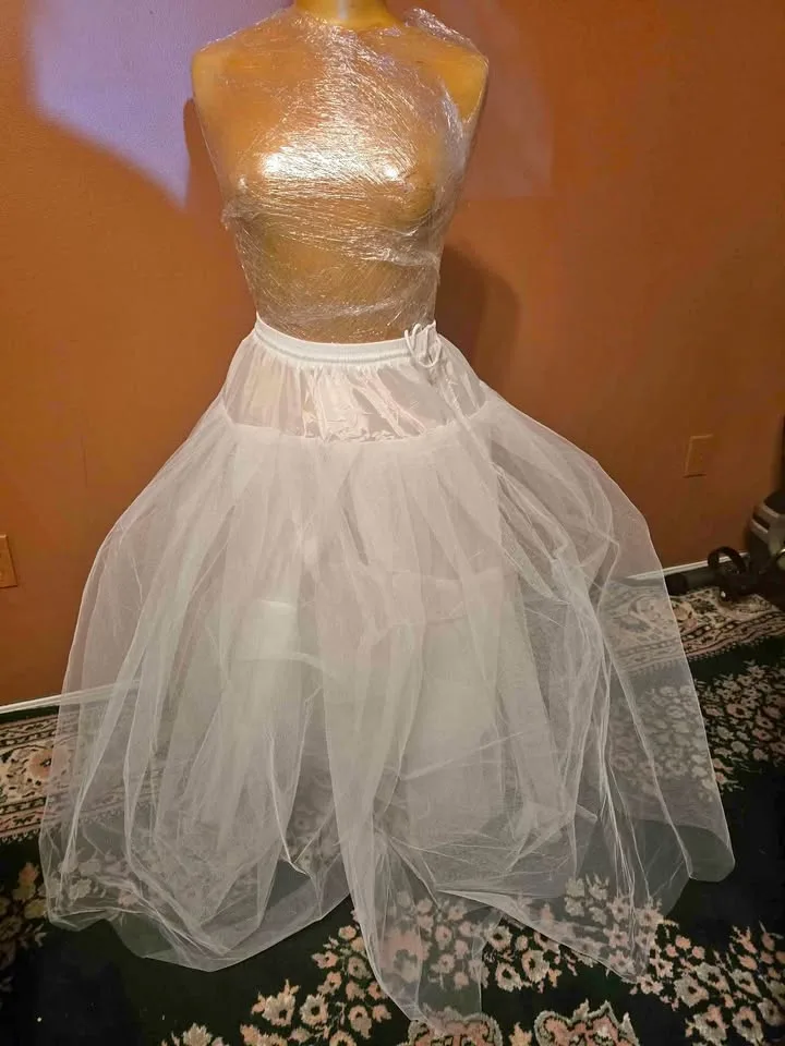 🎃 Halloween | Brand New White Tulle Petticoat Skirt thumbnail