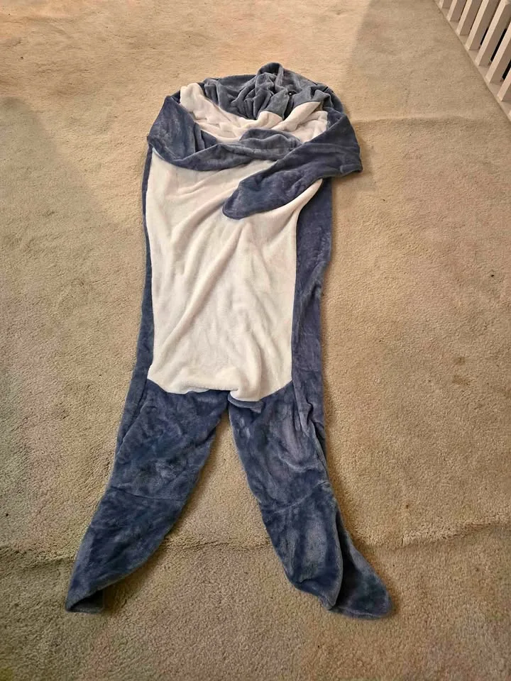 🦈 Halloween | Brand New Shark Blanket Sleeping Bag – Size 210cm thumbnail