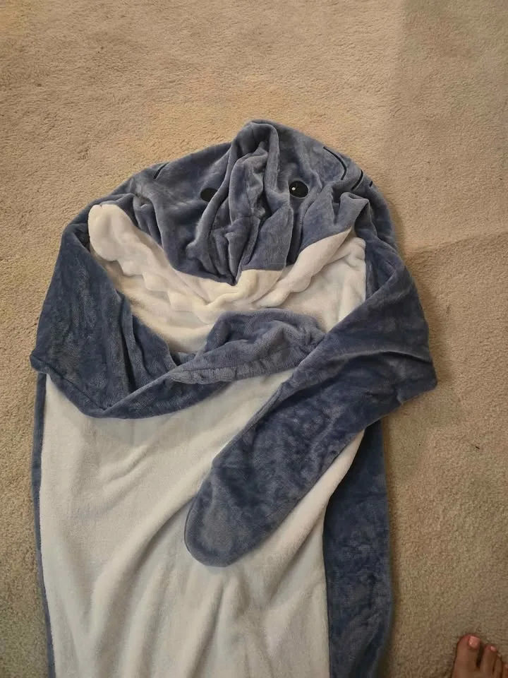 🦈 Halloween | Brand New Shark Blanket Sleeping Bag – Size 210cm image indicator(2)