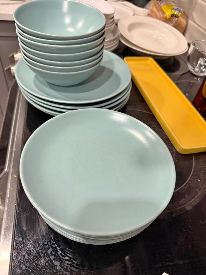 Selling Ikea Dinner set