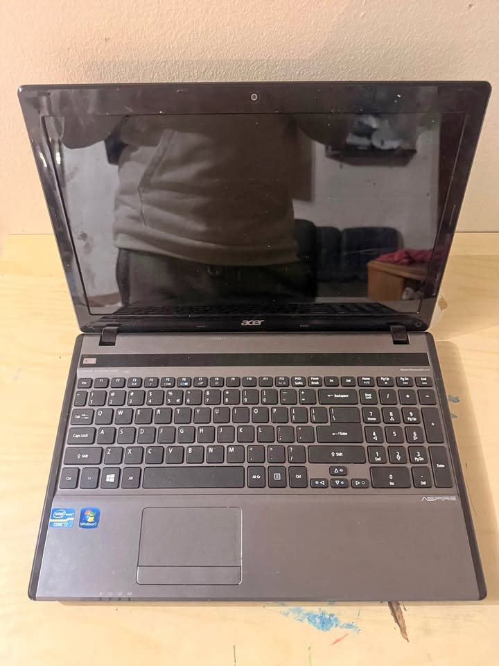 Acer laptop for parts or not working