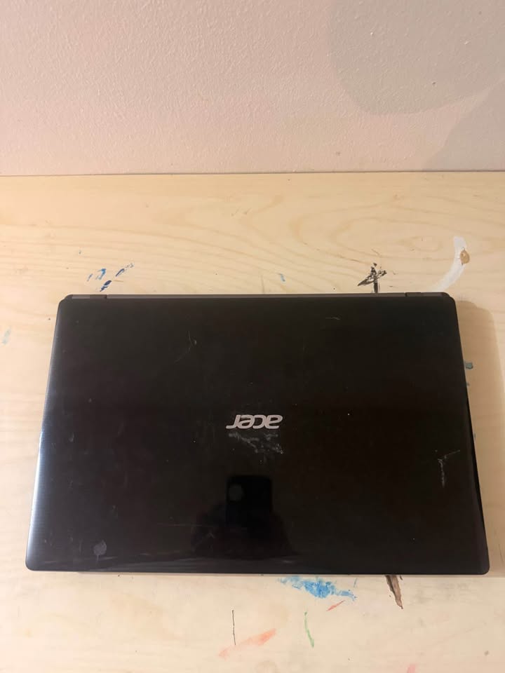 Acer laptop for parts or not working - photo 2