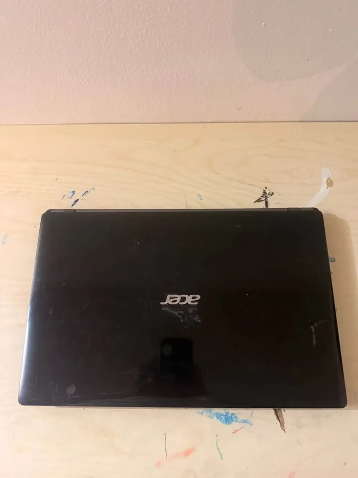 Acer laptop for parts or not working image indicator(2)