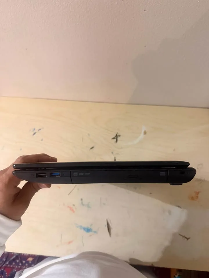 Acer laptop for parts or not working image indicator(3)
