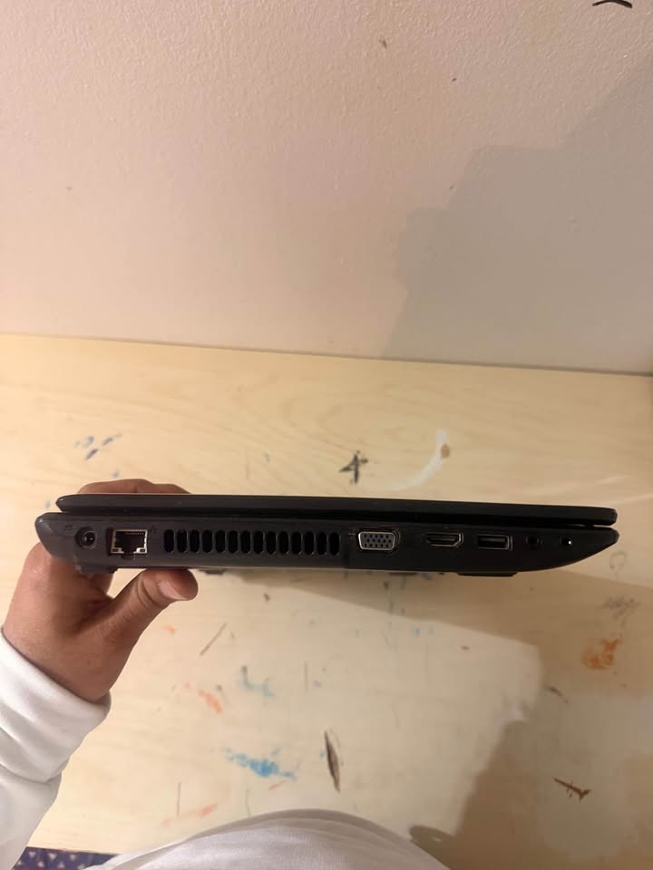 Acer laptop for parts or not working - photo 4