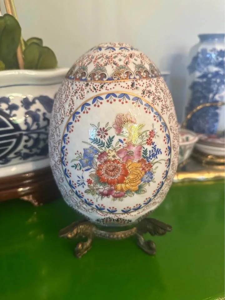 VTG Chinese Porcelain Openwork Egg image indicator(5)