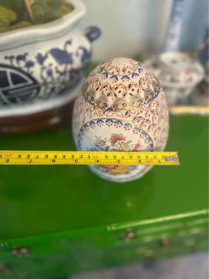 VTG Chinese Porcelain Openwork Egg image indicator(8)