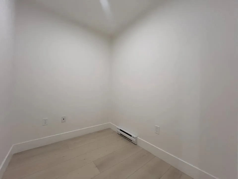 1 Bed 1 Bath Apartment For Rent image indicator(6)