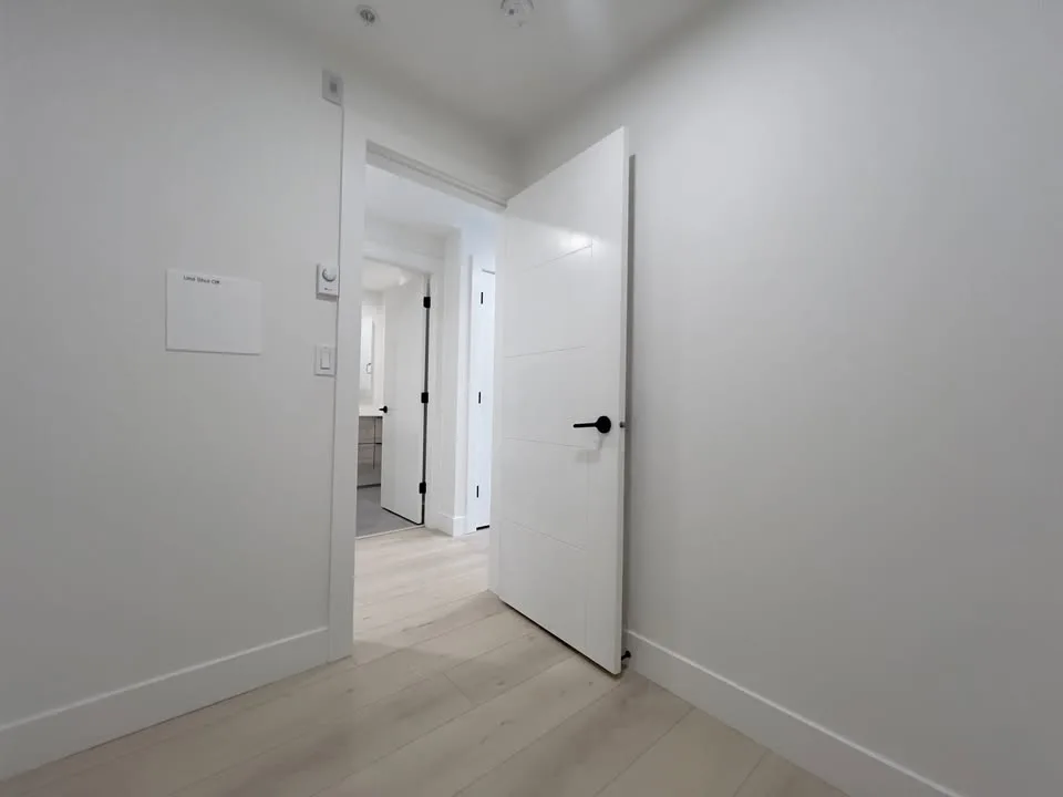 1 Bed 1 Bath Apartment For Rent image indicator(7)