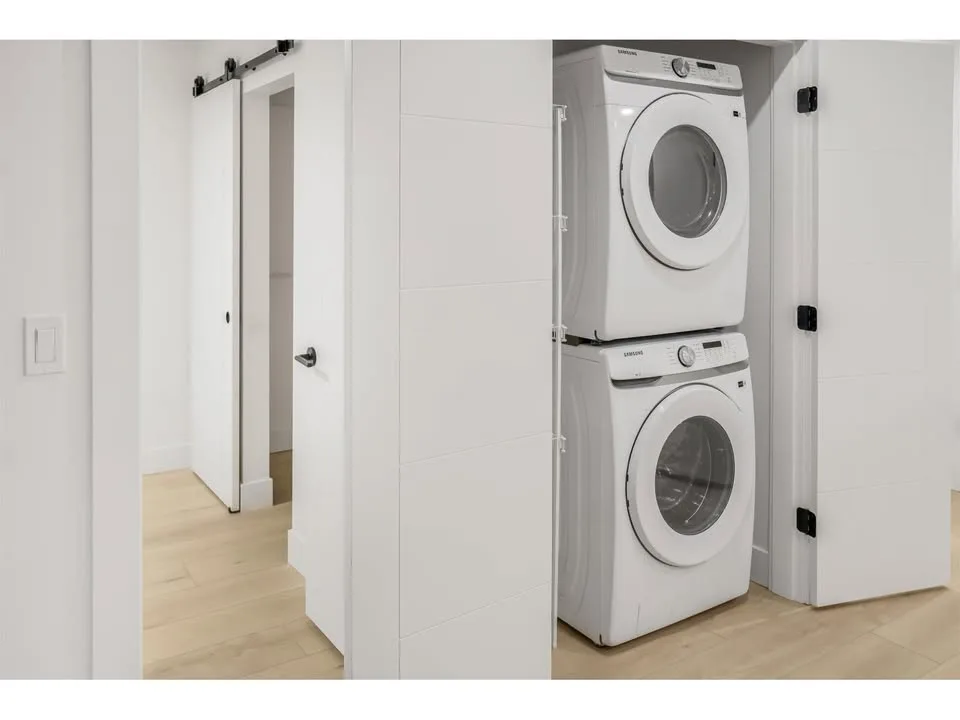 2 Beds 2 Baths Apartment FOR RENT image indicator(5)