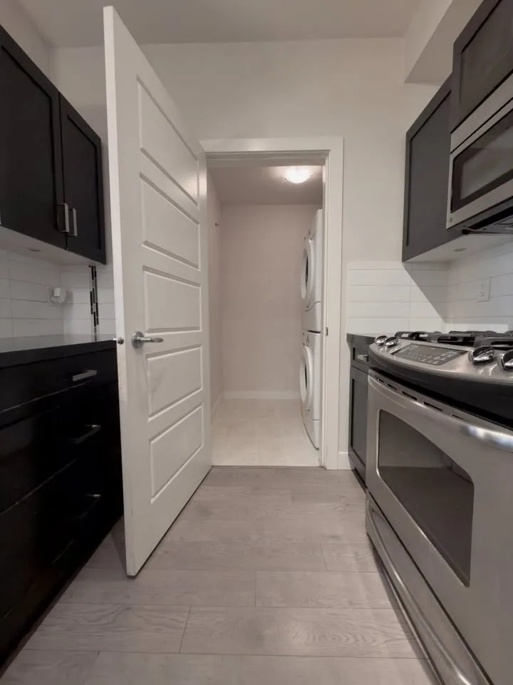 2 Beds 2 Baths - Apartment image indicator(4)