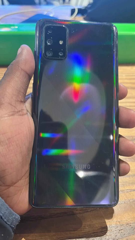 Samsung Galaxy A71 – 128GB - photo 3