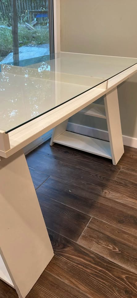 Glass top work table - photo 3