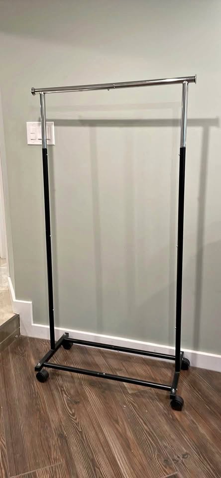 Clothes Rack ￼