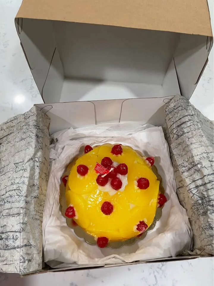 An Original John Derian candle cake image indicator(2)