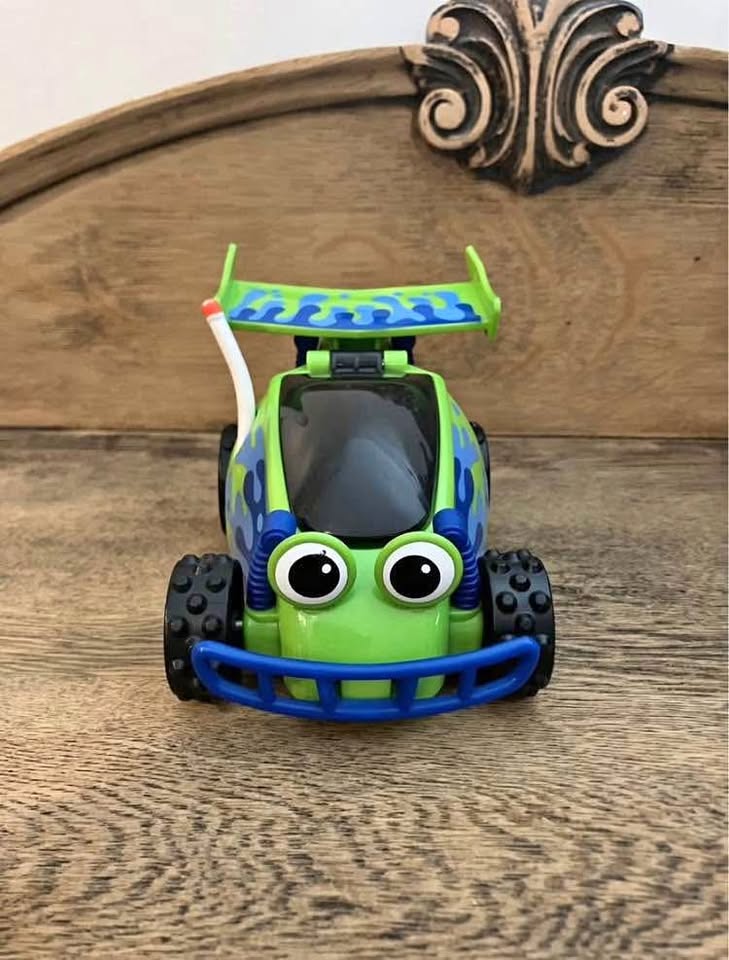 Fisher-Price Toy Story 4 RC and Woody Pop-Up Racer