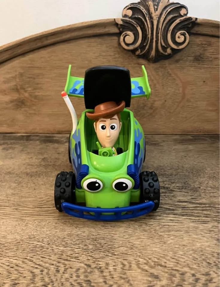 Fisher-Price Toy Story 4 RC and Woody Pop-Up Racer - photo 2
