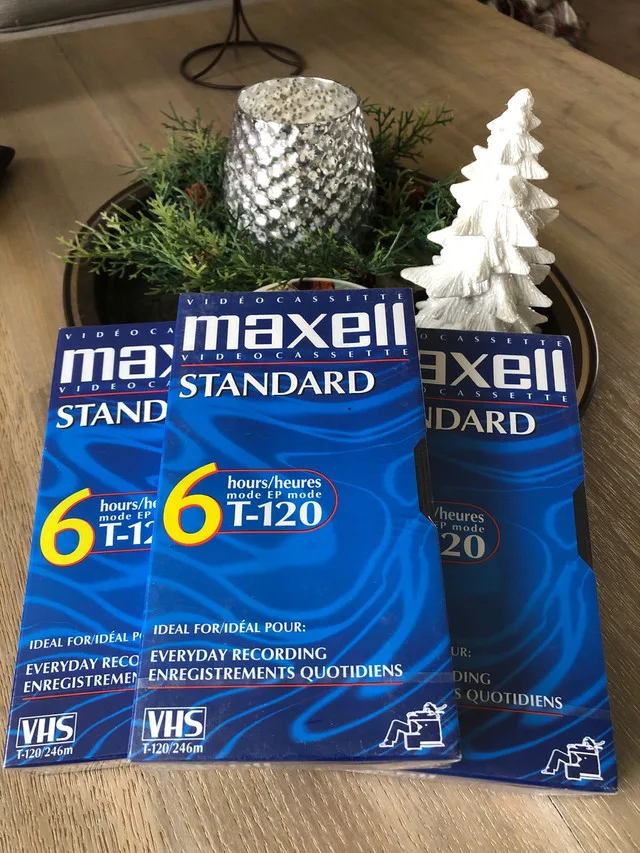 3 Blank Sealed VHS tapes thumbnail