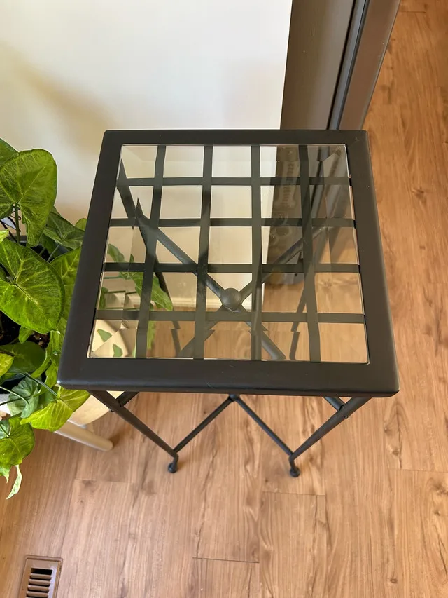 Black Plant Stand with Glass Top image indicator(3)