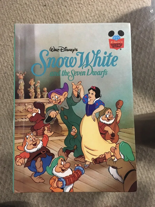 Snow White & The Seven Dwarfs Vintage Lithograph image indicator(7)