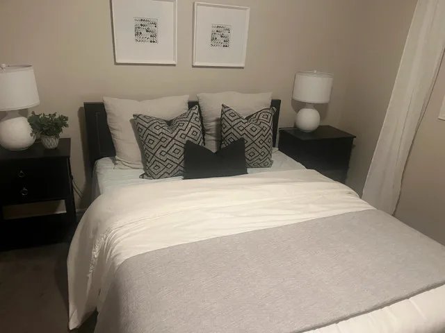 moving sale -beds and furniture image indicator(4)