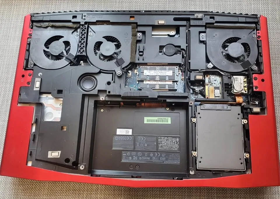 Alienware M18X R1 Gaming Laptop PC image indicator(4)