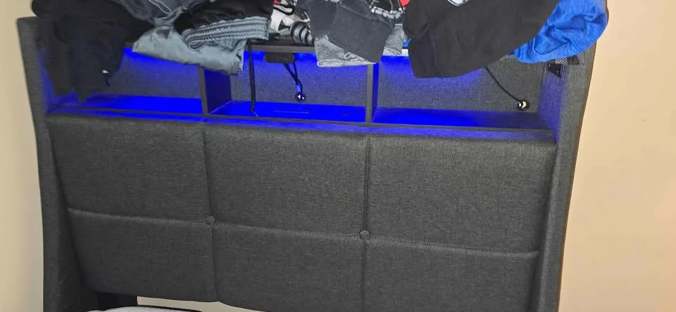 TWIN MATTRESS AND BEDFRAME image indicator(5)