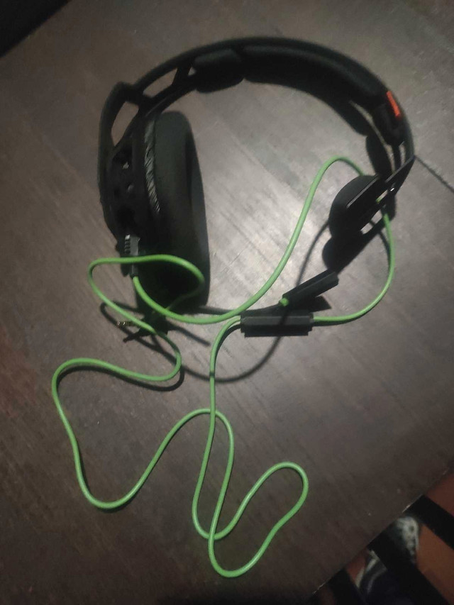 Plantronics RIG 100HX Gaming Headset for Xbox One