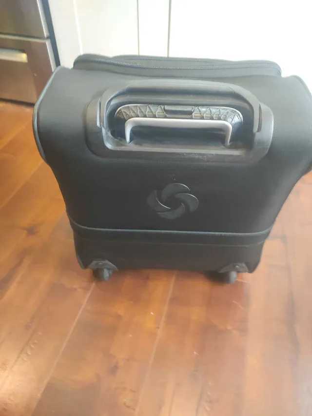 Samsonite laptop carry on bag with 2 wheels image indicator(2)