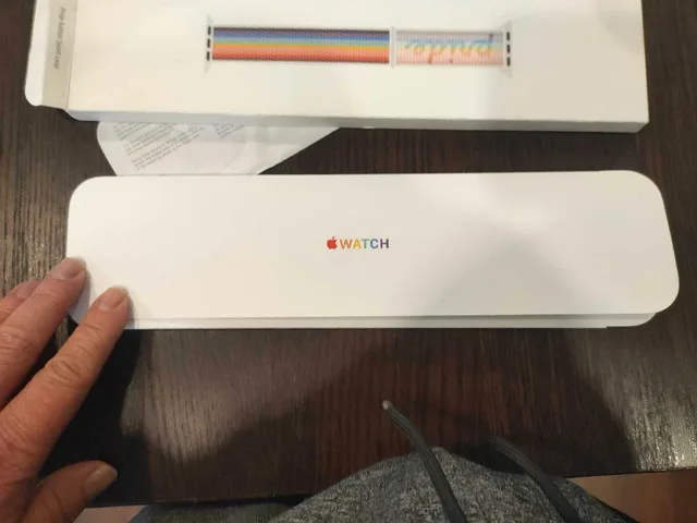 official apple watch pride edition sport loop. 41mm image indicator(3)
