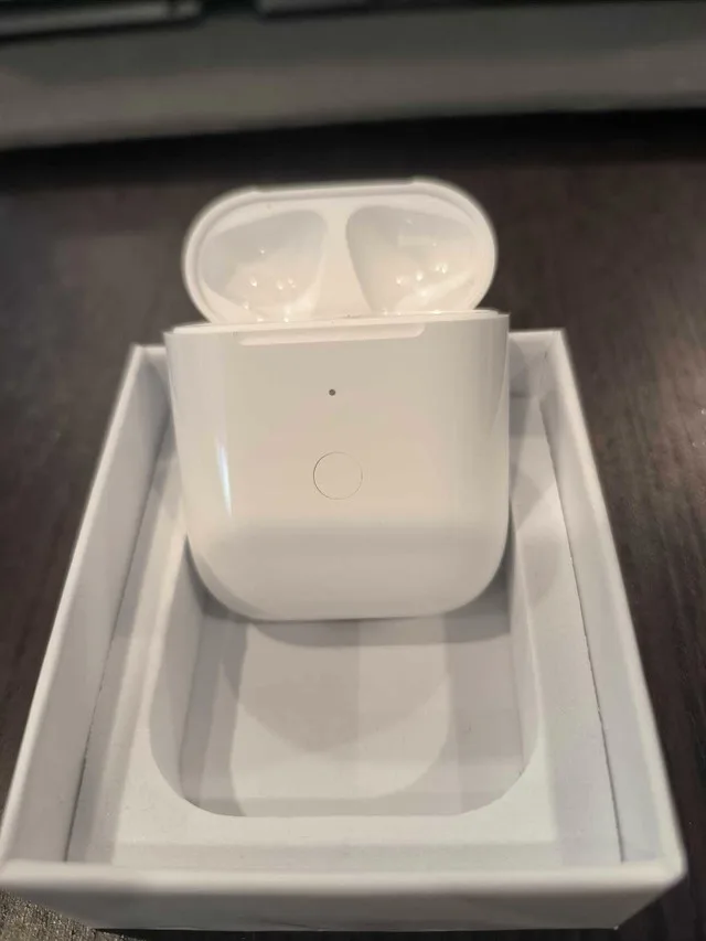 wireless charging case for airpods gen 1 and 2 thumbnail