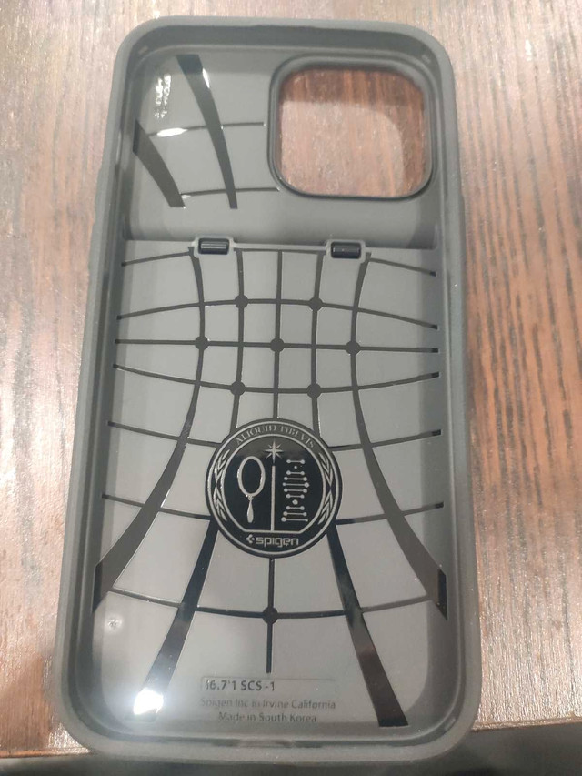 torras case for iPhone 13 pro max and spigen case - photo 5