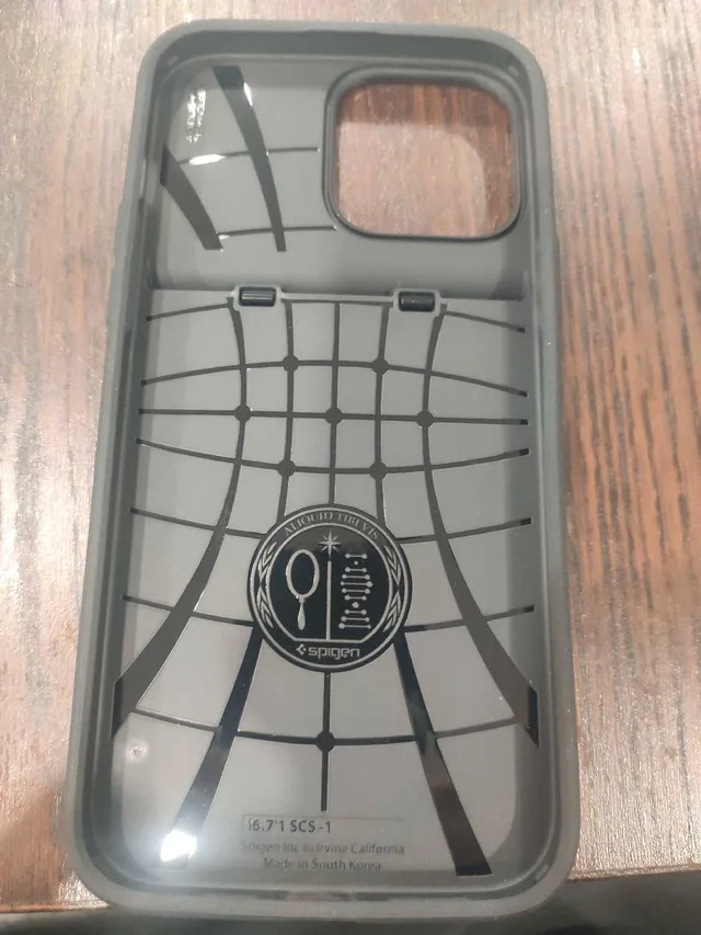 torras case for iPhone 13 pro max and spigen case image indicator(5)